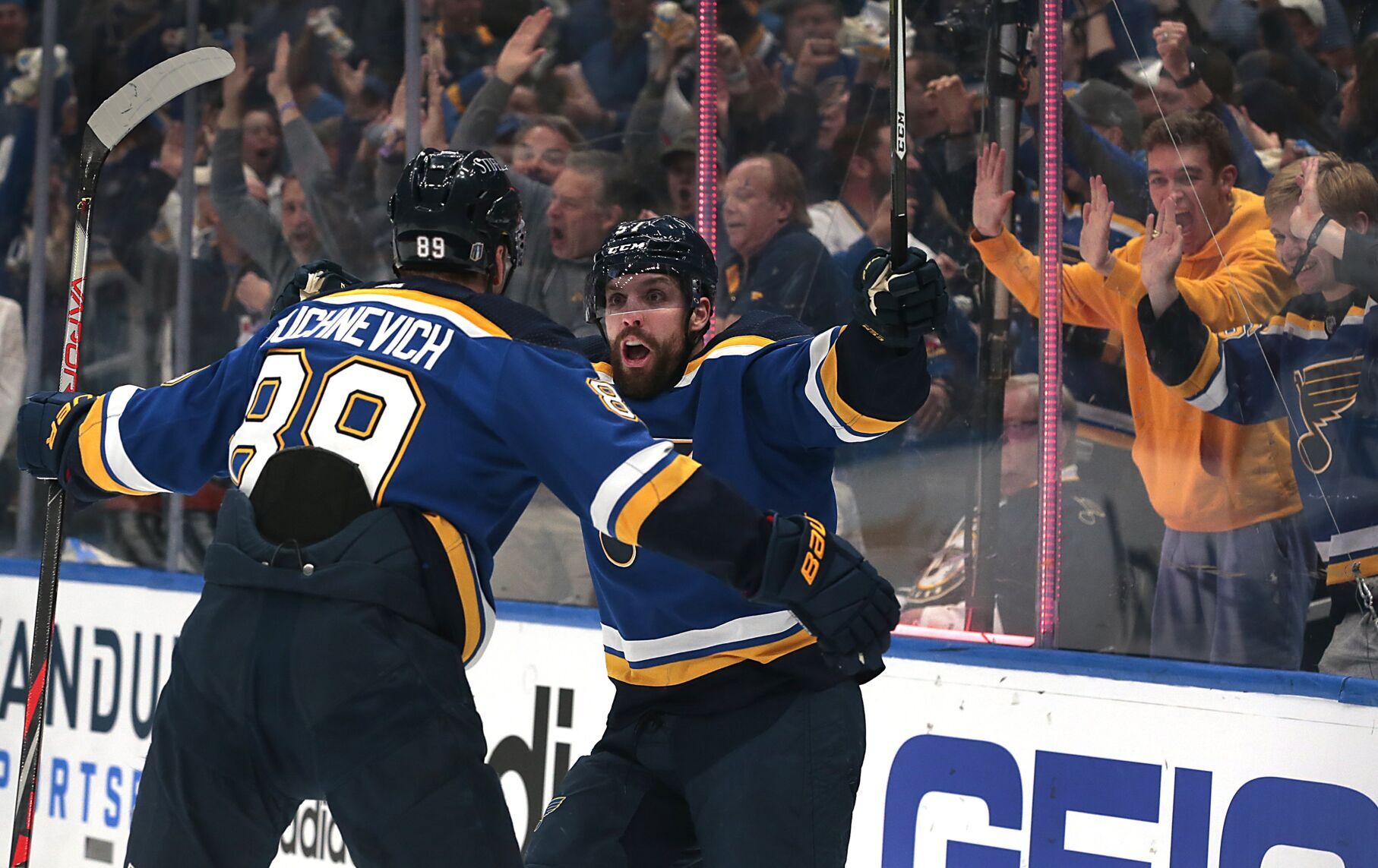 Blues host Avalanche in Game 4